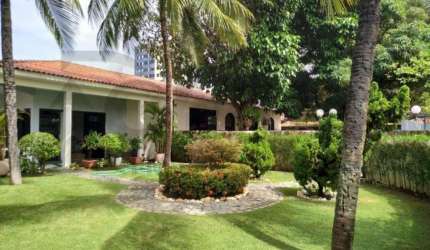 Casa Para Vender com 4 quartos 1 suíte no bairro Coroa do Meio em Aracaju