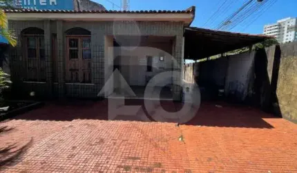 Casa Para Vender com 4 quartos 1 suíte no bairro Luzia em Aracaju