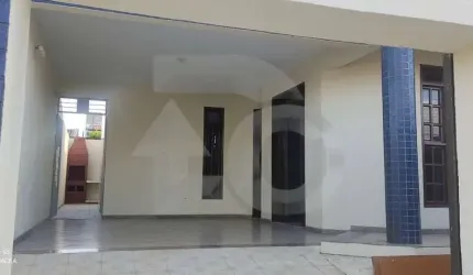Casa Para Vender com 5 quartos 3 suítes no bairro Farolândia em Aracaju