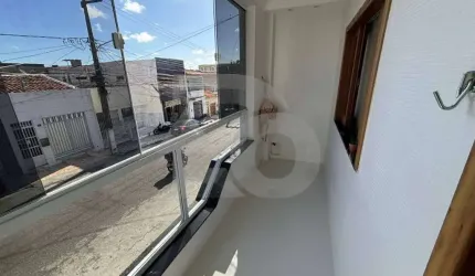 Casa Para Vender com 4 quartos 1 suíte no bairro Getúlio Vargas em Aracaju