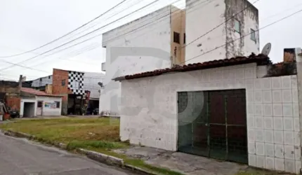 Casa Para Vender com 2 quartos no bairro Dezoito do Forte em Aracaju