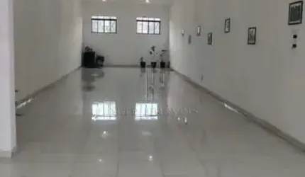 Casa com Salão para Venda no Jardim Utinga, Santo André –