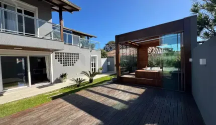 Casa à venda na Praia do Santinho, Florianópolis - 600m do mar!