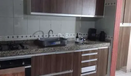 VENDA de Casa Modelo Ana Ampliada de Canto com 2 Quartos, Cozinha Planejada, Quintal Coberto no Condomínio no Villa Flora, Sumaré/SP