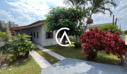 Casa com 4 Quartos e 3 banheiros à Venda na Praia dos Ingleses, 144 m²