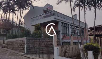 Casa Financiável com 4 dormitórios a 500m da Praia em Ingleses!