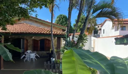Casas 3 e 4 Quartos para Venda em Lauro de Freitas / BA no bairro Centro