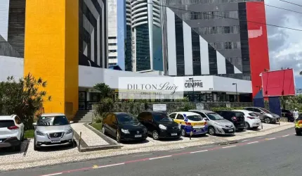 Excelente oportunidade de investimento: Sala comercial à venda em Salvador-BA, no bairro Caminho das Árvores, com 5 salas, 1 banheiro, 2 vagas e 90m²!