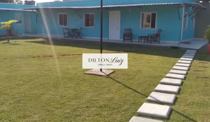 Casa para locação em Camaçari-BA, bairro Parque Real Serra Verde. 02 quartos, 01 suíte, 70m² área.
