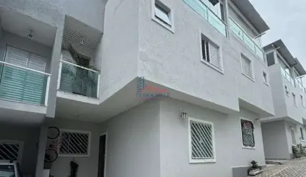 Sobrado com 2 Suítes no Condomínio Piazza