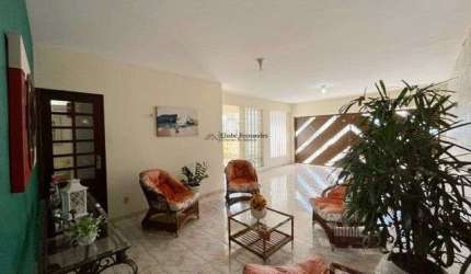 Belíssima casa a venda c/ 3 quartos, 204m², próximo ao Natal Shopping, Natal/RN