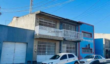 Casa em 02 pavimentos para venda no centro de Macaíba/RN
