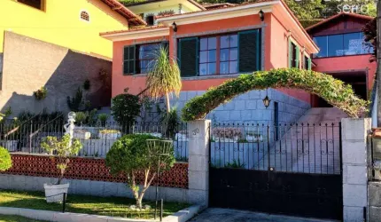 Casa com 3 dormitórios à venda, 300 m² por R$ 1.480.000,00 - Golfe - Teresópolis/RJ