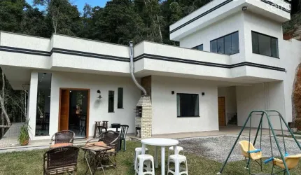 Casa com 3 dormitórios à venda, 240 m² por R$ 1.150.000,00 - Albuquerque - Teresópolis/RJ