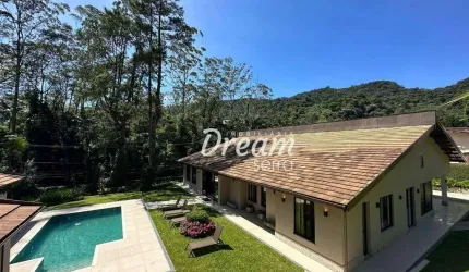 Casa com 4 dormitórios à venda, 497 m² por R$ 4.980.000,00 - Comary - Teresópolis/RJ