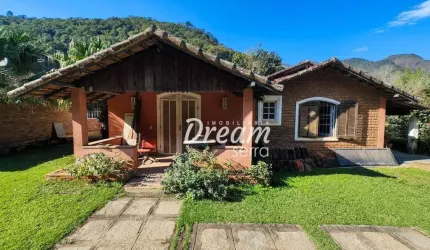Casa com 4 dormitórios à venda, 400 m² por R$ 990.000,00 - Córrego das Pedras - Teresópolis/RJ