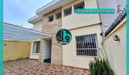Casa para Alugar no Alto da Glória com 3 quartos, 3 suítes, 3 vagas de garagem com 218² por R$ 8.500,00/mês