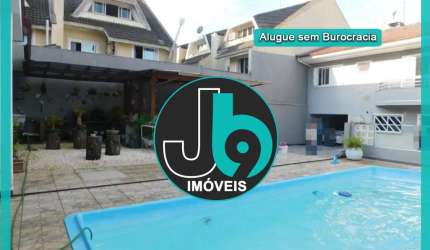 Casa para alugar no Jardim Das Americas  310m², com 5 quartos, 4 suites, 1 piscina, 1 churrasqueira, 1 quintal amplo,