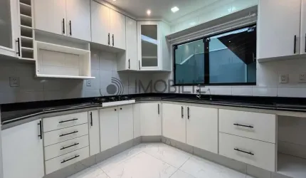 Sobrado com 3 dormitórios no Jardim Regente em Indaiatuba/SP