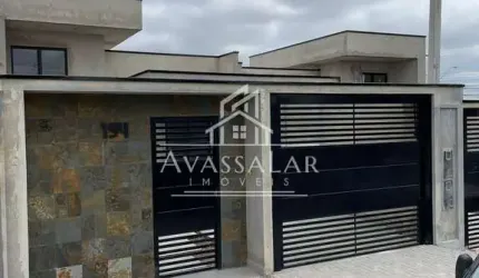 Linda Casa com 3 Quartos e Piscina em Localização Privilegiada
