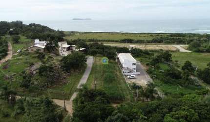 Terreno com 2.290 m², localizado a 700 mts da Praia da Gamboa em Garopaba SC.