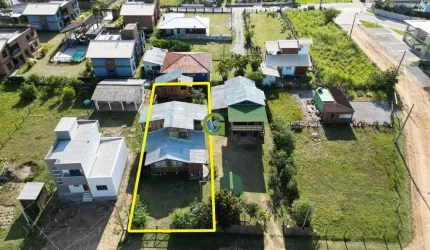 Casa à venda na Praia da Gamboa, em Garopaba.