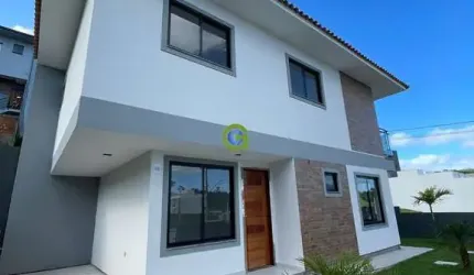 Impecável Sobrado à Venda no Loteamento Altos de Potecas, São José