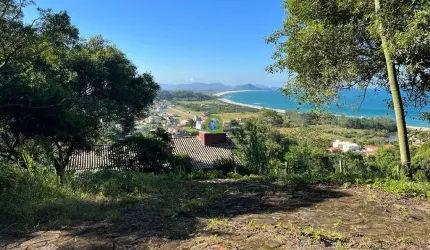 Excelente imóvel à venda na Praia da Gamboa em Garopaba.