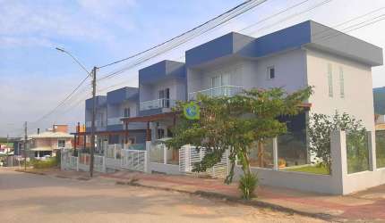 Ótimo Sobrado à venda, no Lot. Parques Garopaba, bairro Ambrósio, em Garopaba.