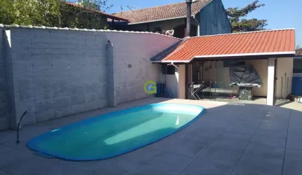Casa Semi-Mobiliada à venda na Fazenda Santo Antônio, São José com 186,48 m² de