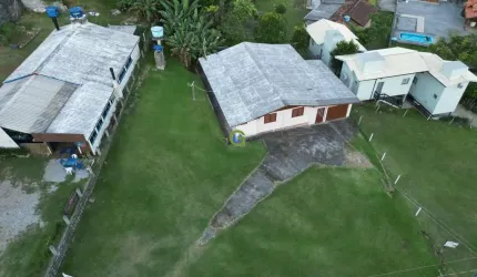 Casa Ampla à Venda na Praia da Gamboa – Garopaba