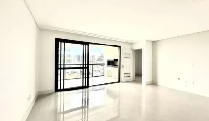 Apartamento com 3 suítes +lavabo com 2 vagas no KOBRASOL/São José