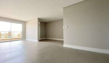 Apartamento a venda no bairro Kobrasol, em São José, SC
