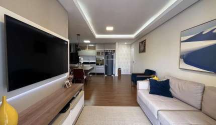 Amplo apartamento com 02 dormitórios sendo 01 suíte na Praia Comprida, São José