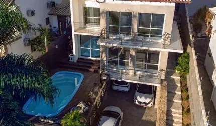 Casa à venda frente ao lago da Pedra Branca - Palhoça SC