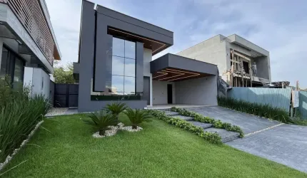 Casa térrea à venda no Condomínio Reserva da Pedra, com 03 dormitórios