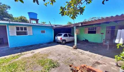 BAIXOU PARA VENDER!  Duas Casas no terreno - em Quintão - Rei do Peixe!
