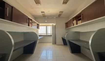 Andar Inteiro para Locação em Centro Empresarial de Alto Padrão – Localização Estratégica
