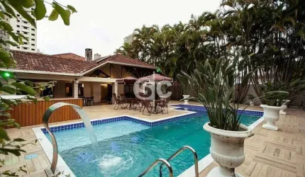 Casa com 6 quartos, Centro - Balneário Camboriú