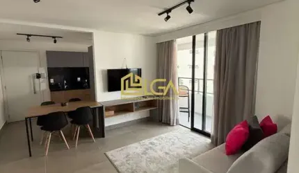 Belíssimo apartamento todo reformado com PORTEIRA FECHADA na Ponta da Praia!