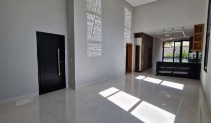 Maravilhosa casa térrea 3 suites completas em armários