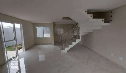 Sobrado com 141 m², terraço privativo, 3 quartos sendo 1 suíte à venda por R$ 799.000 - Uberaba - Curitiba/PR
