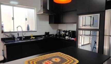 Casa Terrea 140 m² com 3 Dormitorios sendo 1 suite 2 Vagas de Garagens