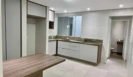 Sobrado com 160 m² 3 Dormitorios sendo 1 Suite e 2 Vagas de Garagens