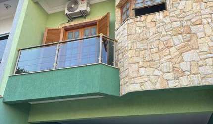 Sobrado com 195 m² com 3 Domritorios Estuda Permuta Menor Valor
