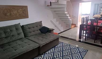 Sobrado com 93m² 3 Dormitorios sendo 1 Suite e 1 Vaga de Garagem