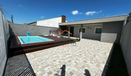 Casa com piscina no Jardim Canadá