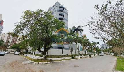 Apartamento em Caiobá próximo da praia