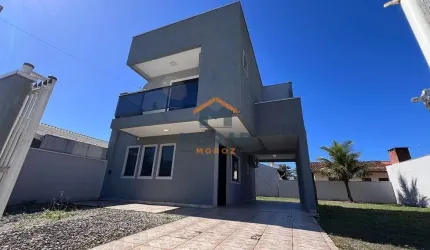 Sobrado com amplo terreno no Leblon a 100m do Mar