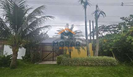Residência Balneário Itatiaia de frente à Rodovia